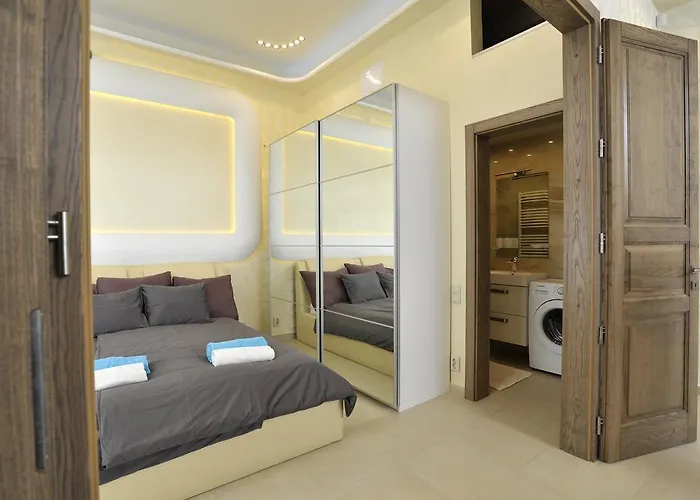 Basilica Grand Luxury In The Historic Center Apartament