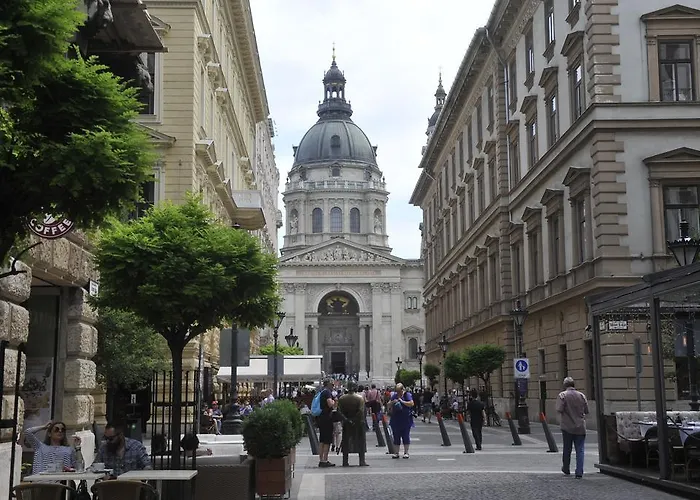 Basilica Grand Luxury In The Historic Center Apartament